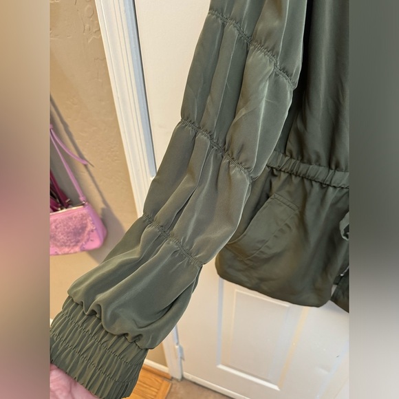 Kensie Waist Cinching Full Zip Olive Green Women's Jacket LG NWT Neutral Fall - Picture 11 of 15